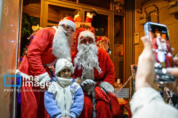تصاویر خرید شب کریسمس و بابانوئل در تهران,عکس های خرید کریسمس در تهران,تصاویر خرید کریسمس 2026 در تهران