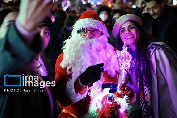 تصاویر خرید شب کریسمس و بابانوئل در تهران,عکس های خرید کریسمس در تهران,تصاویر خرید کریسمس 2026 در تهران