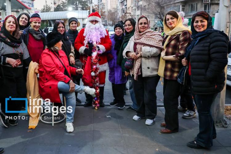 تصاویر خرید شب کریسمس و بابانوئل در تهران,عکس های خرید کریسمس در تهران,تصاویر خرید کریسمس 2026 در تهران
