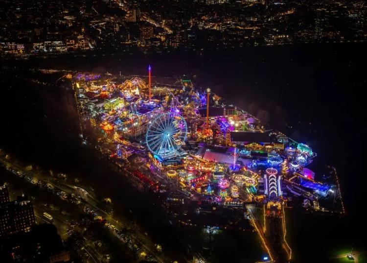 تصاویر حال‌وهوای جشن کریسمس ۲۰۲۶ در لندن,تصاویر جشن کریسمس در انگلیس,تصاویری از جشن کریسمس در لندن