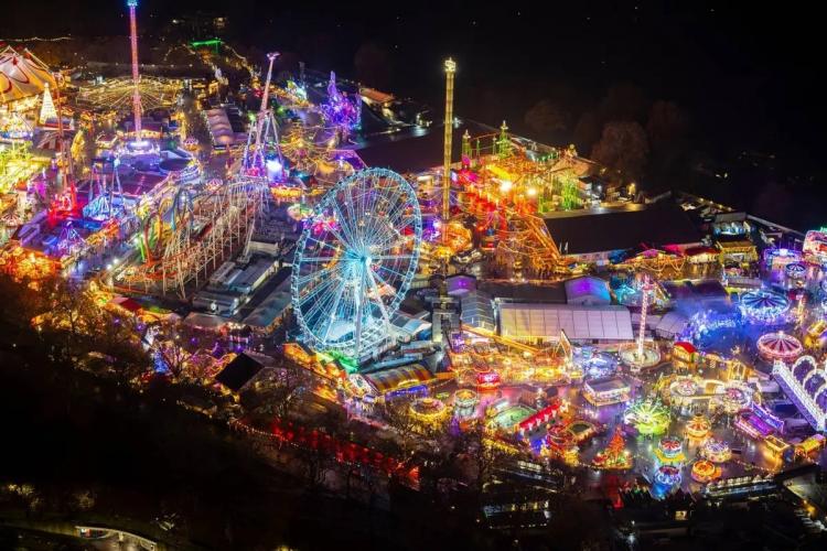 تصاویر حال‌وهوای جشن کریسمس ۲۰۲۶ در لندن,تصاویر جشن کریسمس در انگلیس,تصاویری از جشن کریسمس در لندن