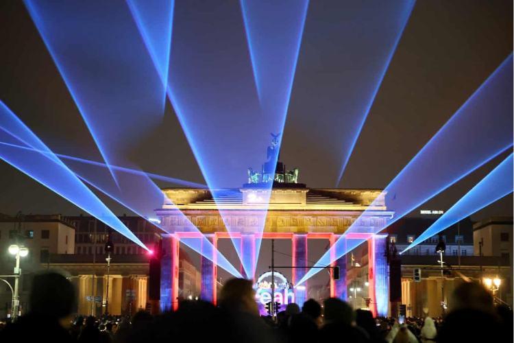 تصاویر جشن آغاز سال نو میلادی 2026,عکس های جشن آغاز سال نو میلادی 2026,تصاویری از جشن آغاز سال نو میلادی 2026