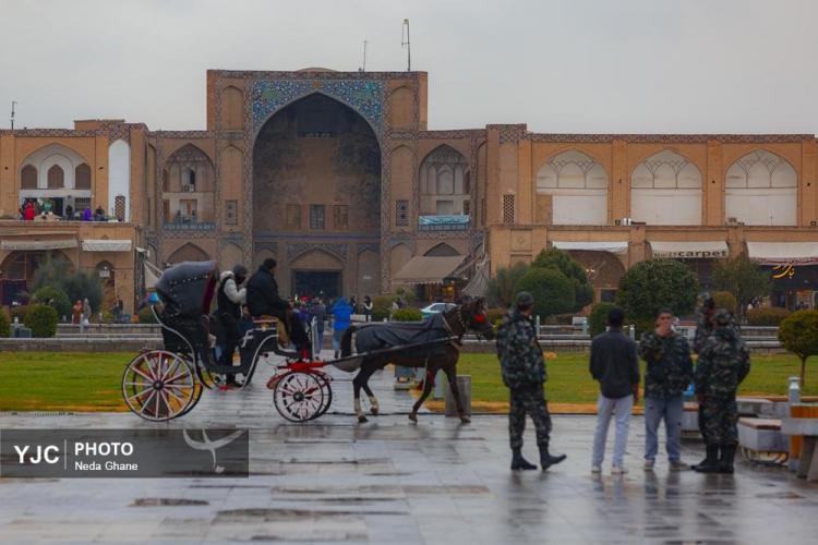 تصاویر هوای بارانی اصفهان,عکس های هوای بارانی اصفهان در دی 1404,تصاویری از بارش باران اصفهان در 7 دی 1404