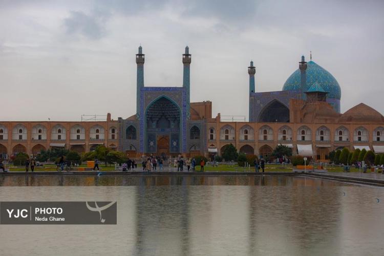 تصاویر هوای بارانی اصفهان,عکس های هوای بارانی اصفهان در دی 1404,تصاویری از بارش باران اصفهان در 7 دی 1404