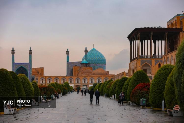 تصاویر هوای بارانی اصفهان,عکس های هوای بارانی اصفهان در دی 1404,تصاویری از بارش باران اصفهان در 7 دی 1404