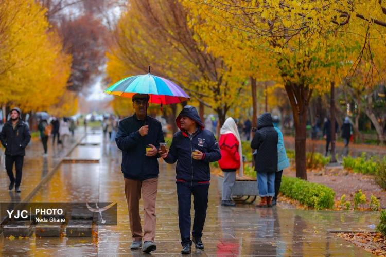 تصاویر هوای بارانی اصفهان,عکس های هوای بارانی اصفهان در دی 1404,تصاویری از بارش باران اصفهان در 7 دی 1404