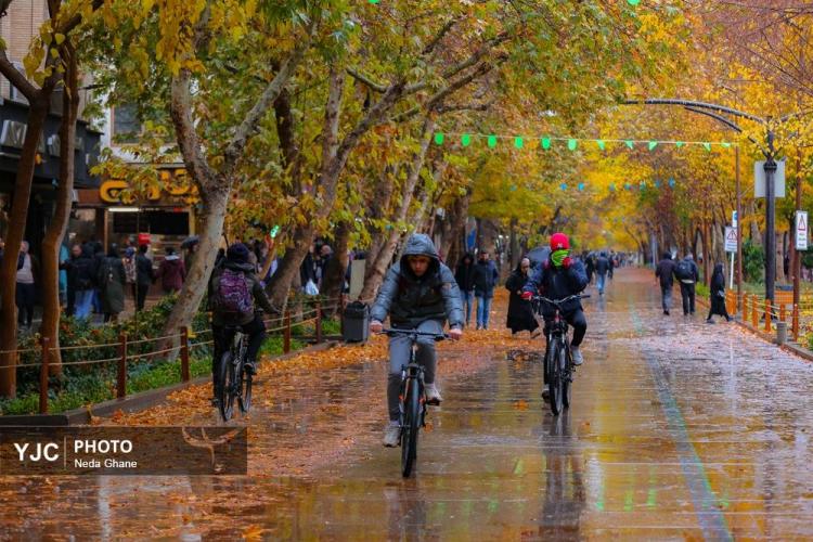 تصاویر هوای بارانی اصفهان,عکس های هوای بارانی اصفهان در دی 1404,تصاویری از بارش باران اصفهان در 7 دی 1404