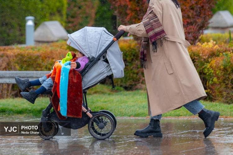 تصاویر هوای بارانی اصفهان,عکس های هوای بارانی اصفهان در دی 1404,تصاویری از بارش باران اصفهان در 7 دی 1404