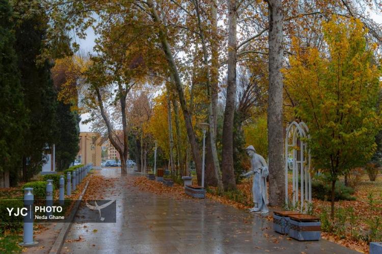 تصاویر هوای بارانی اصفهان,عکس های هوای بارانی اصفهان در دی 1404,تصاویری از بارش باران اصفهان در 7 دی 1404