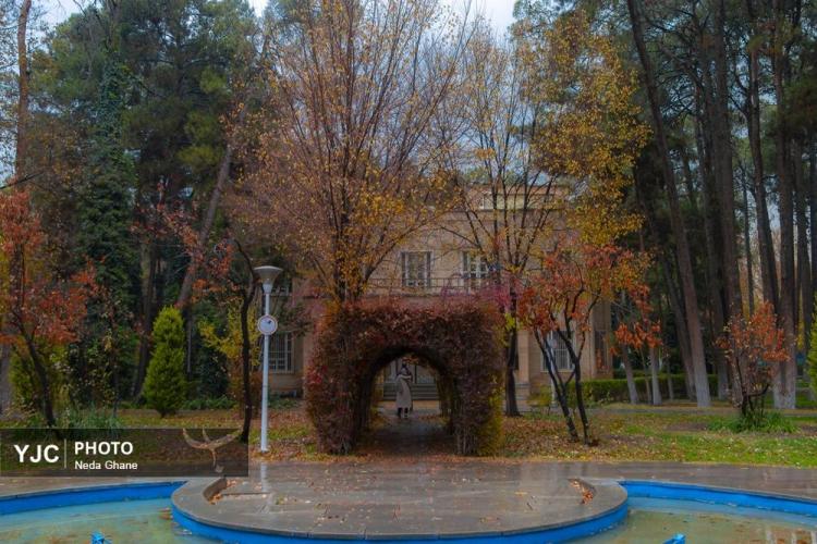 تصاویر هوای بارانی اصفهان,عکس های هوای بارانی اصفهان در دی 1404,تصاویری از بارش باران اصفهان در 7 دی 1404