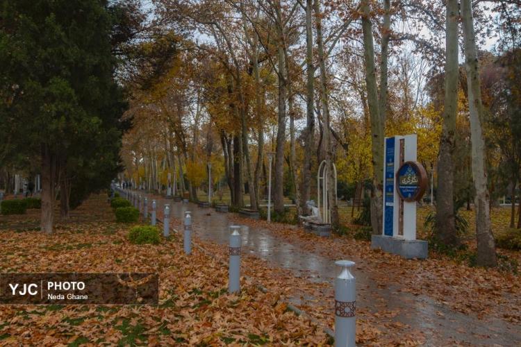 تصاویر هوای بارانی اصفهان,عکس های هوای بارانی اصفهان در دی 1404,تصاویری از بارش باران اصفهان در 7 دی 1404