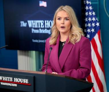 سخنگوی کاخ سفید,صحبت های سخنگوی کاخ سفید درباره گرینلند و ونزوئلا