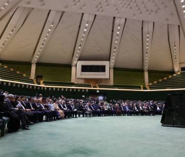 مجلس,افشاگری از جلسات شبانه نمایندگان در ساختمانی در نزدیک بهارستان