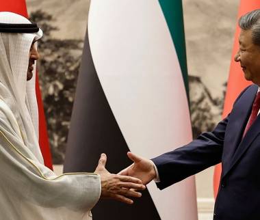 چین و امارات علیه ایران,انتقاد روزنامه اطلاعات از همراهی چین با ادعاهای امارات علیه ایران