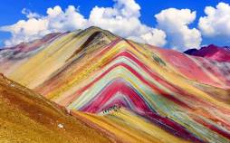 کوه رنگین‌کمان,کوه رنگین‌کمان در پرو