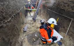 کشف یک گورستان باستانی در جریان عملیات احداث فضای سبز در شهری نزدیک پاریس کشف یک گورستان باستانی در جریان عملیات احداث فضای سبز,