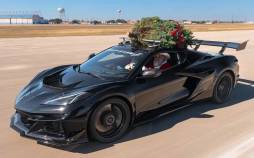 درخت کریسمس,حمل درخت کریسمس با سرعت ۳۱۲ کیلومتر