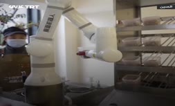 فیلم | افتتاح رستوران کاملاً هوشمند با بیش از ۱۰ ربات آشپز در چین