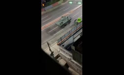 فیلم | آماده‌باش نیروهای مسلح ونزوئلا بعد از حمله آمریکا؛ حرکت تانک‌ها به سمت کاخ ریاست‌جمهوری