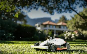 ربات,ربات چمن زن Luba 3