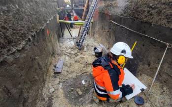 کشف یک گورستان باستانی در جریان عملیات احداث فضای سبز,