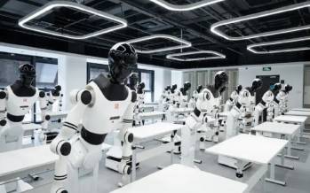 ربات انسان نما,ساخت مدرسه برای ربات انسان نما