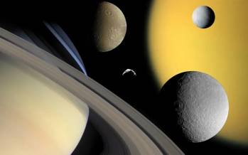 قمر,کشف بیش از ۱۰۰ قمر تازه در منظومه شمسی در سال ۲۰۲۵