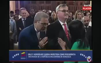 فیلم | مراسم سوگند یاد کردن «دلسی رودریگز» با حضور سفرای ایران، چین و روسیه در ونزوئلا