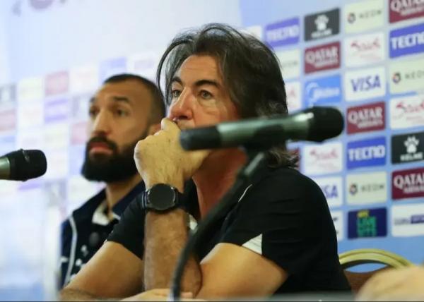 ساپینتو و روزبه چشمی,نشست خبری دیدار استقلال و الحسین اردن