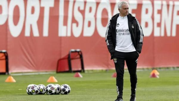 مورینیو,سرمربی بنفیکا