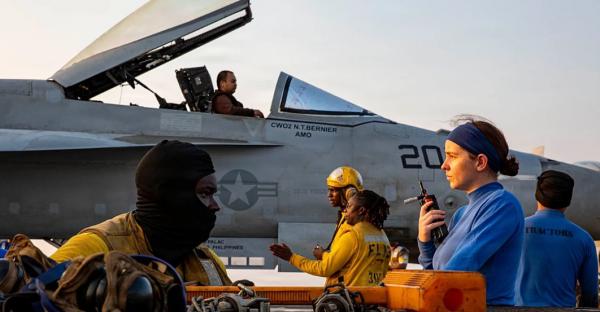 جنگ ایران و آمریکا,تشدید تحرکات هوایی آمریکا به سمت ایران