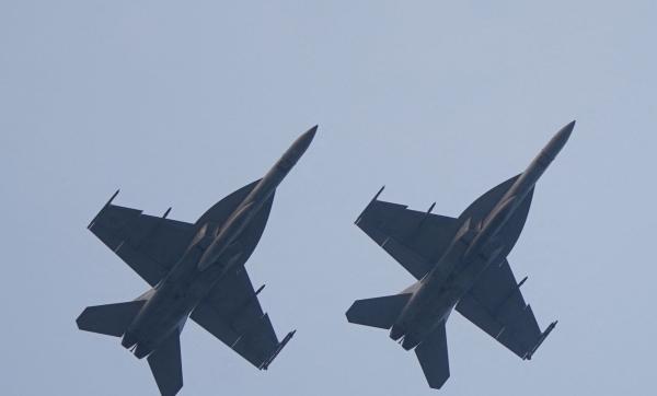 تنش هوایی بین آمریکا و روسیه نزدیک آلاسکا تنش هوایی بین آمریکا و روسیه نزدیک آلاسکا,درگیری آمریکا و روسیه