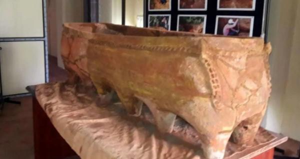 تابوت,کشف تابوت 2300 سالۀ 12 پایه در هند