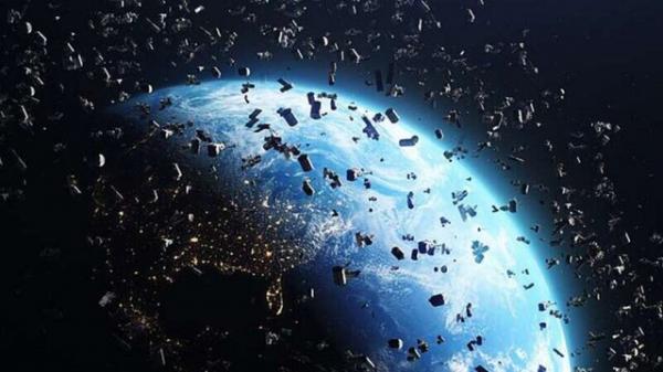 زباله‌های فضایی,خطر پروازهای مسافری با زباله‌های فضایی