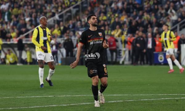 علی کریمی علی کریمی,علی کریمی در آستانه پیوستن به سپاهان