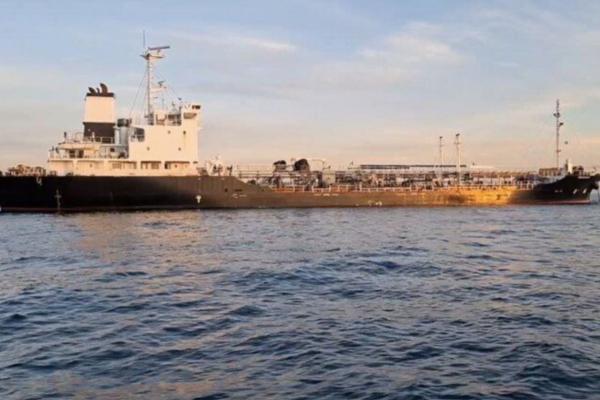 شناور قاچاق سوخت,توقیف دو شناور قاچاق سوخت توسط سپاه در خلیج فارس