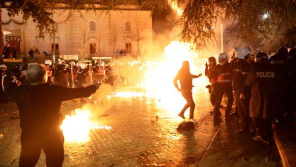 تظاهرات ضددولتی در آلبانی,اعتراضات آلبانی