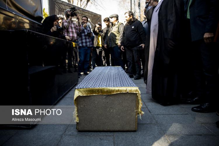 تصاویر مراسم تشییع پیکر عنایت بخشی,عکس های تشییع جنازه عنایت بخشی,تصاویری از تشییع پیکر عنایت بخشی در 28 بهمن 1404