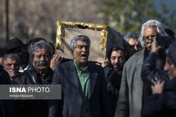 تصاویر مراسم تشییع پیکر عنایت بخشی,عکس های تشییع جنازه عنایت بخشی,تصاویری از تشییع پیکر عنایت بخشی در 28 بهمن 1404