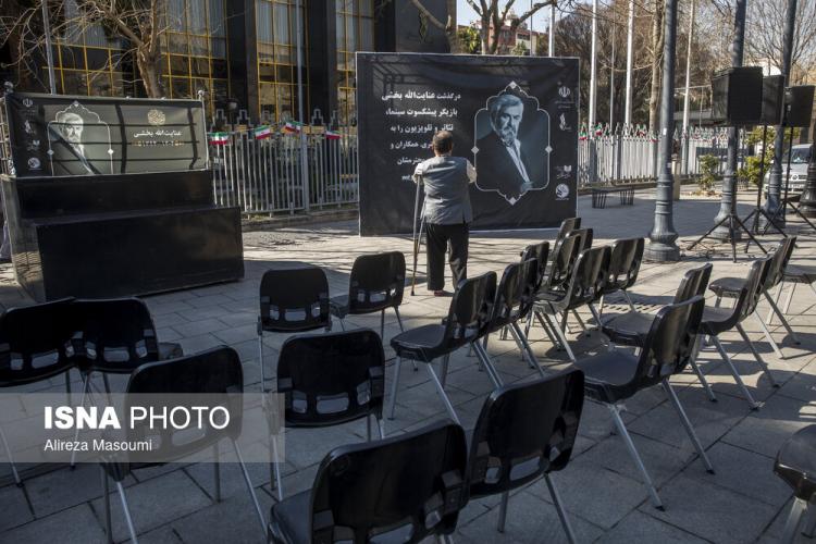 تصاویر مراسم تشییع پیکر عنایت بخشی,عکس های تشییع جنازه عنایت بخشی,تصاویری از تشییع پیکر عنایت بخشی در 28 بهمن 1404