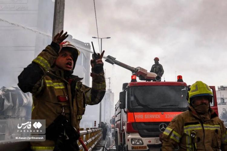 تصاویر آتش‌سوزی بازارچه جنت‌آباد تهران,عکس های آتش‌سوزی بازارچه جنت‌آباد تهران در 14 بهمن 1404,تصاویری از آتش گرفتن بازار جنت در تهران