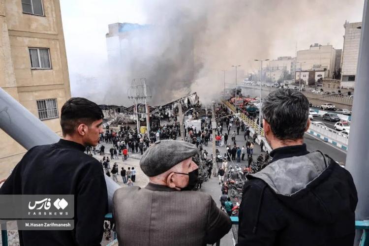 تصاویر آتش‌سوزی بازارچه جنت‌آباد تهران,عکس های آتش‌سوزی بازارچه جنت‌آباد تهران در 14 بهمن 1404,تصاویری از آتش گرفتن بازار جنت در تهران