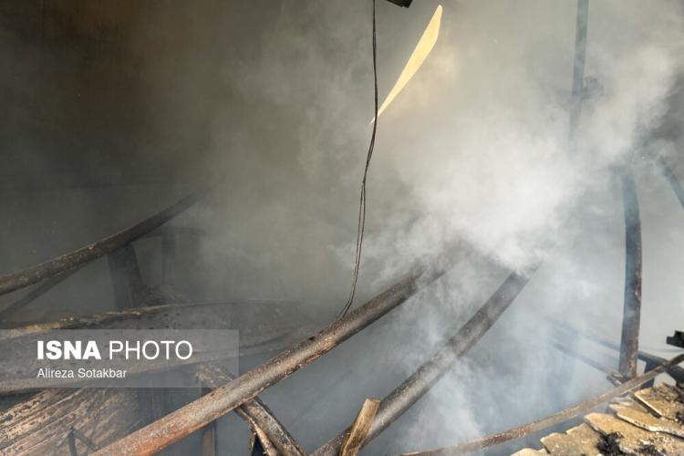 تصاویر آتش‌سوزی بازارچه جنت‌آباد تهران,عکس های آتش‌سوزی بازارچه جنت‌آباد تهران در 14 بهمن 1404,تصاویری از آتش گرفتن بازار جنت در تهران