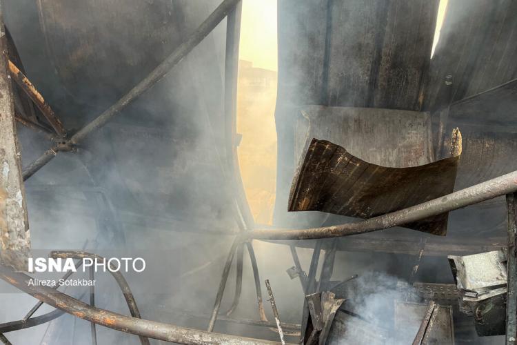 تصاویر آتش‌سوزی بازارچه جنت‌آباد تهران,عکس های آتش‌سوزی بازارچه جنت‌آباد تهران در 14 بهمن 1404,تصاویری از آتش گرفتن بازار جنت در تهران
