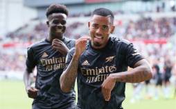 برد پُرگل آرسنال مقابل لیدز در شب پیروزی چلسی | توقف بایرن مونیخ برابر هامبورگ تیم آرسنال,دیدار آرسنال و لیدز