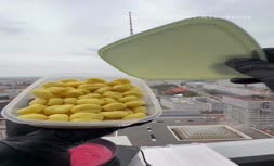 فیلم | اقدام جالب سرآشپز آلمانی؛ آشپزی روی پشت بام