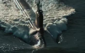 ویدیوی جدید سنتکام از تمرینات چتربازی و آبی خاکی نظامیان تا حضور زیر دریایی‌ها