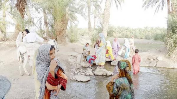 هوتک‌ها,غرق شدن دز  هوتک‌ها