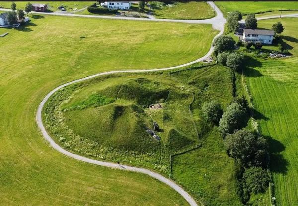 کشتی زیر تپه کشتی زیر تپه,باستانشناسان