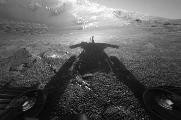 مریخ نورد مریخ نورد,عکس روز ناسا از سایه یک ربات مریخی